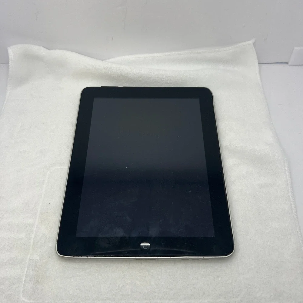 Apple iPad 1st Gen Tablet 32GB Silver Fair Broken For Parts A1337 WiFi 3G Tech